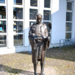 St. Wendel / Saarland lebensgroße Bronzefigur „St. Wendelinus“